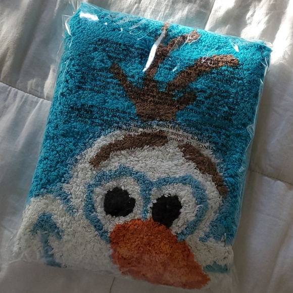 SOLD!! OLAF !! Frozen Area Decorative Rug - Picture 8 of 8